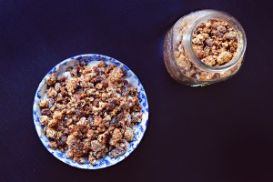 Banana Raisin Cluster Granola | http://BananaBloom.com