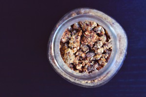 Banana Raisin Cluster Granola | http://BananaBloom.com