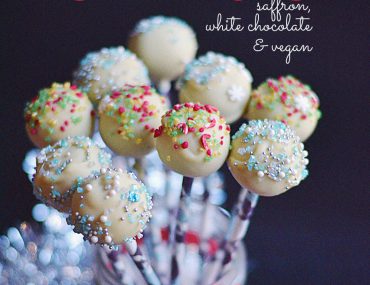 Festive Cake Pops [Vegan] | http://BananaBloom.com