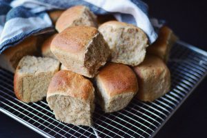 Quick Coconut Oil Bread Rolls (Vegan) | http://BananaBloom.com