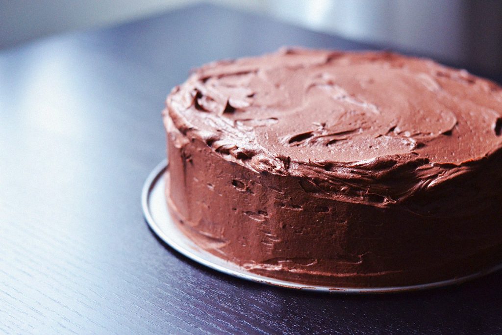 Decadent Vegan Double Chocolate Cake | http://BananaBloom.com