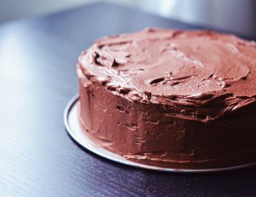 Decadent Vegan Double Chocolate Cake | http://BananaBloom.com