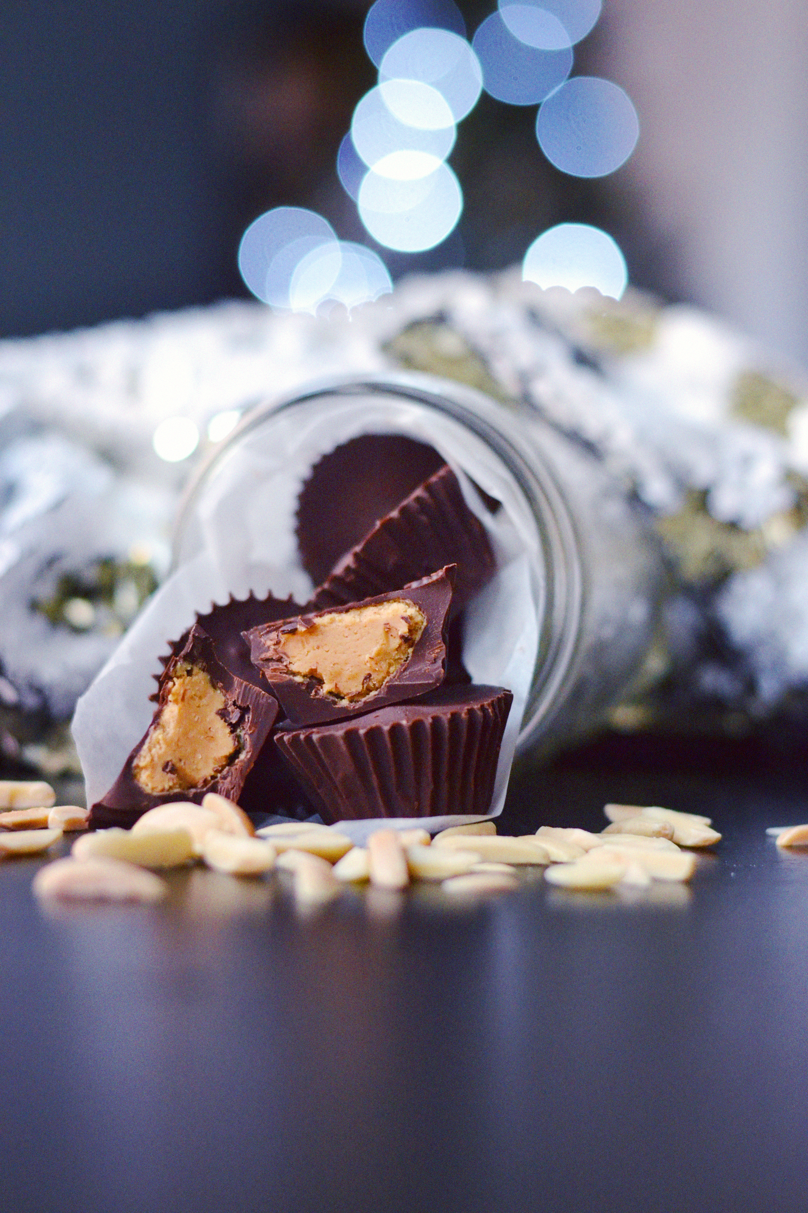 Easy 2-ingredient Vegan Peanut Butter Cups | http://BananaBloom.com