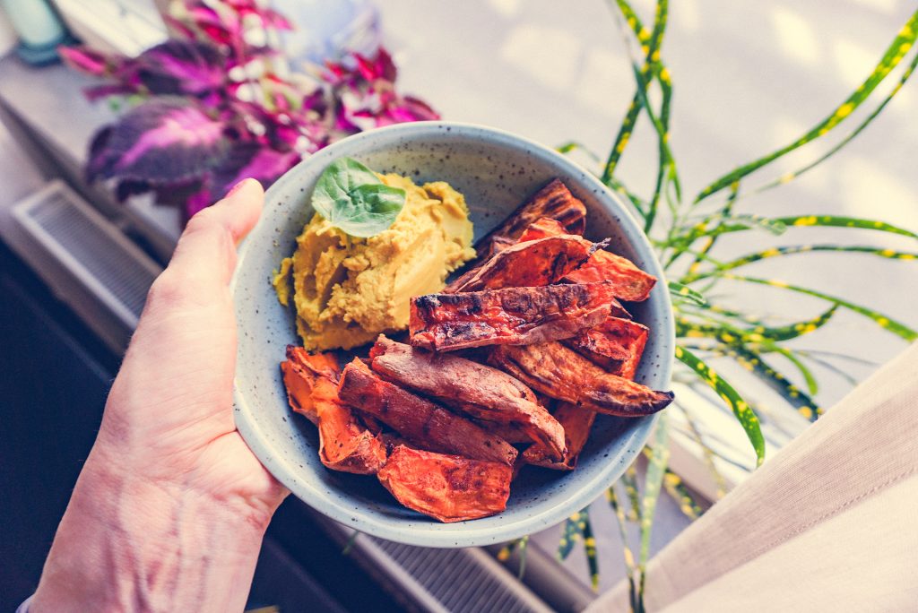 Sweet Potato Fries with Turmeric Guacamole | http://BananaBloom.com