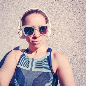 How I Stay on Track with my Fitness Routine | http://BananaBloom.com